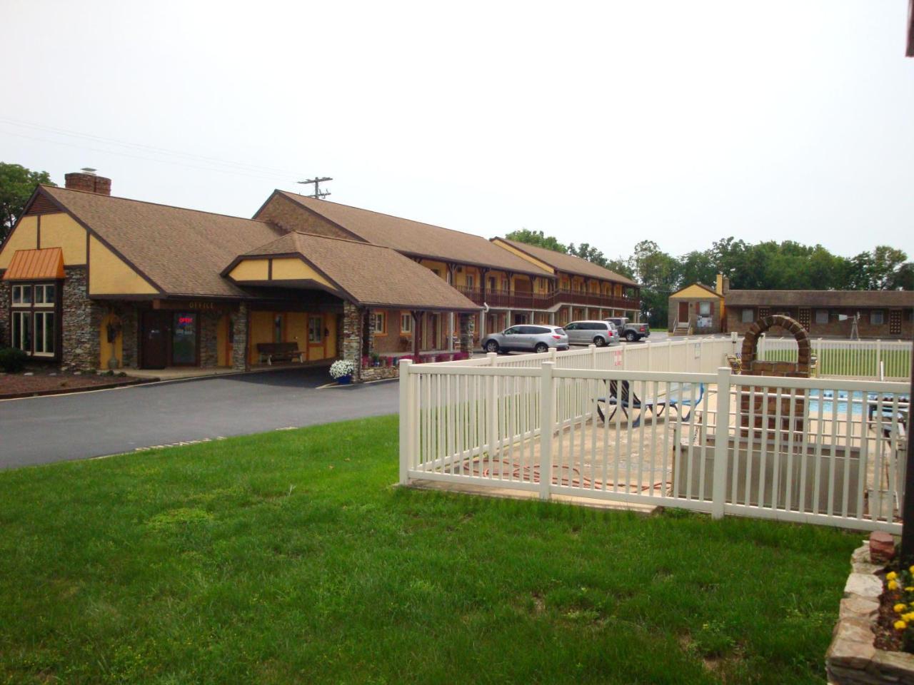 Soudersburg Inn & Suites Lancaster Ronks Dış mekan fotoğraf
